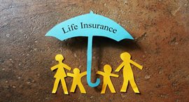 Assicurazione sulla vita: irragionevole il termine di prescrizione biennale