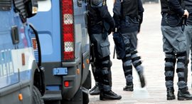 Agente di polizia sottoposto senza ragione ad accertamenti psichiatrici: Ministero condannato